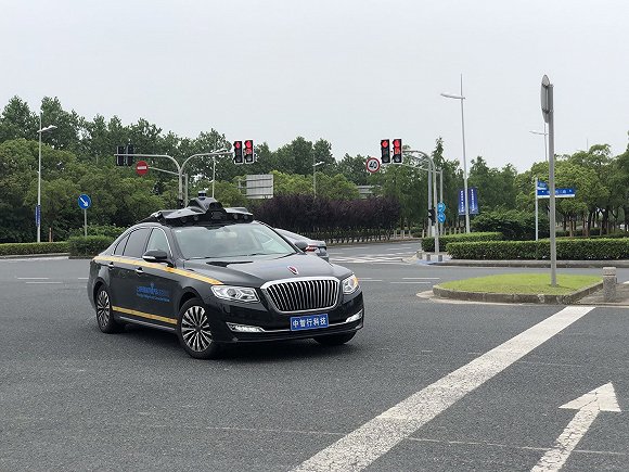 【特写】无人驾驶企业为何选择上海临港？
