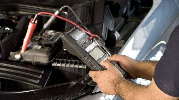汽车电池电压标准范围，汽车电池电压多少正常