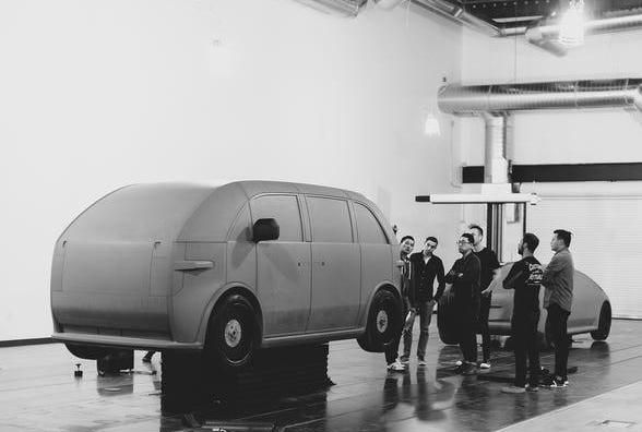 国外造车新势力作品，移动客厅式面包车，由前宝马设计师打造