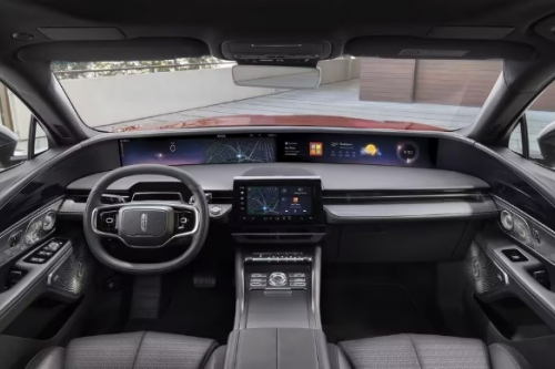 友达前瞻显示技术创新应用，助力汽车座舱进入智能交互显示新时代