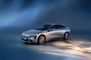 别克至境首款新能源智能豪华轿车，命名“至境L7”