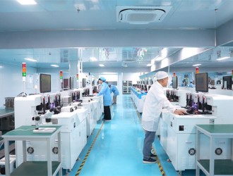 近10亿+16亿双项目落地！车载HUD、大屏核心基材、灯珠实现本土量产
